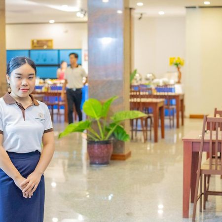 Sisombat Plaza Hotel Vang Vieng Ngoại thất bức ảnh