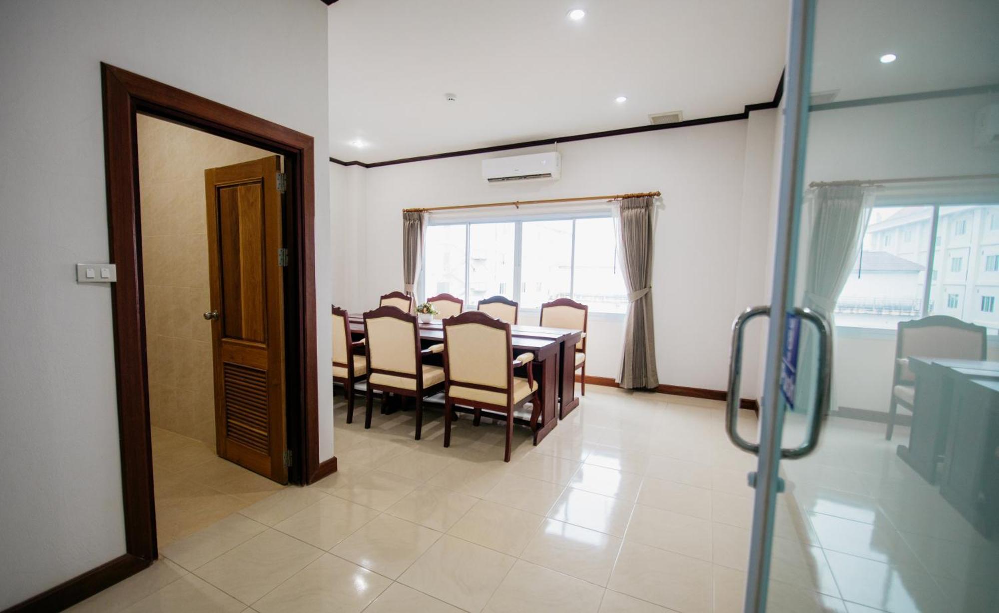 Sisombat Plaza Hotel Vang Vieng Ngoại thất bức ảnh