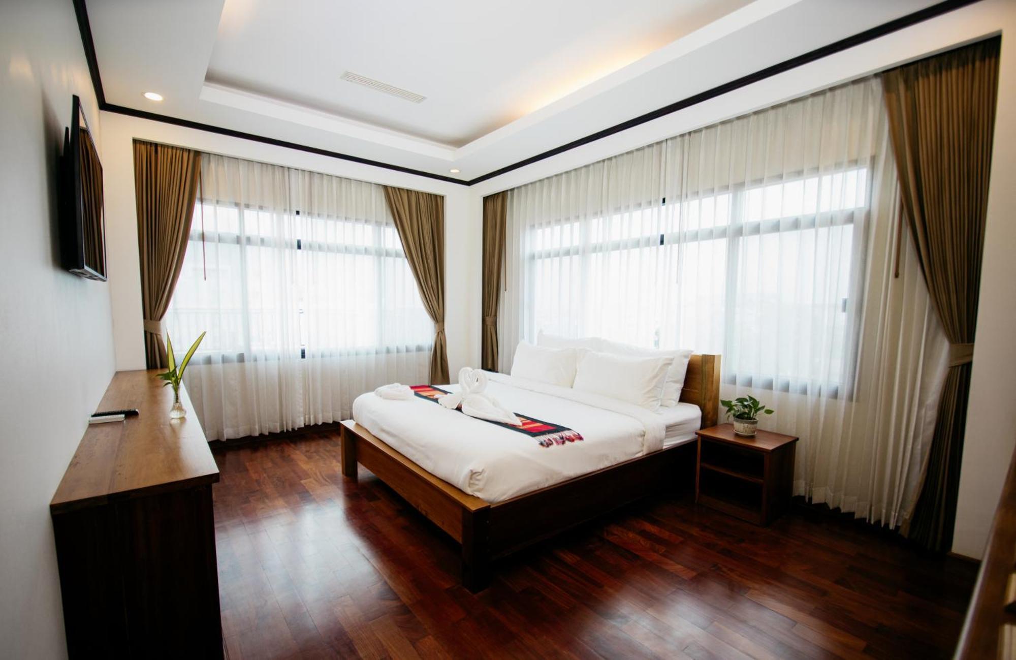 Sisombat Plaza Hotel Vang Vieng Ngoại thất bức ảnh