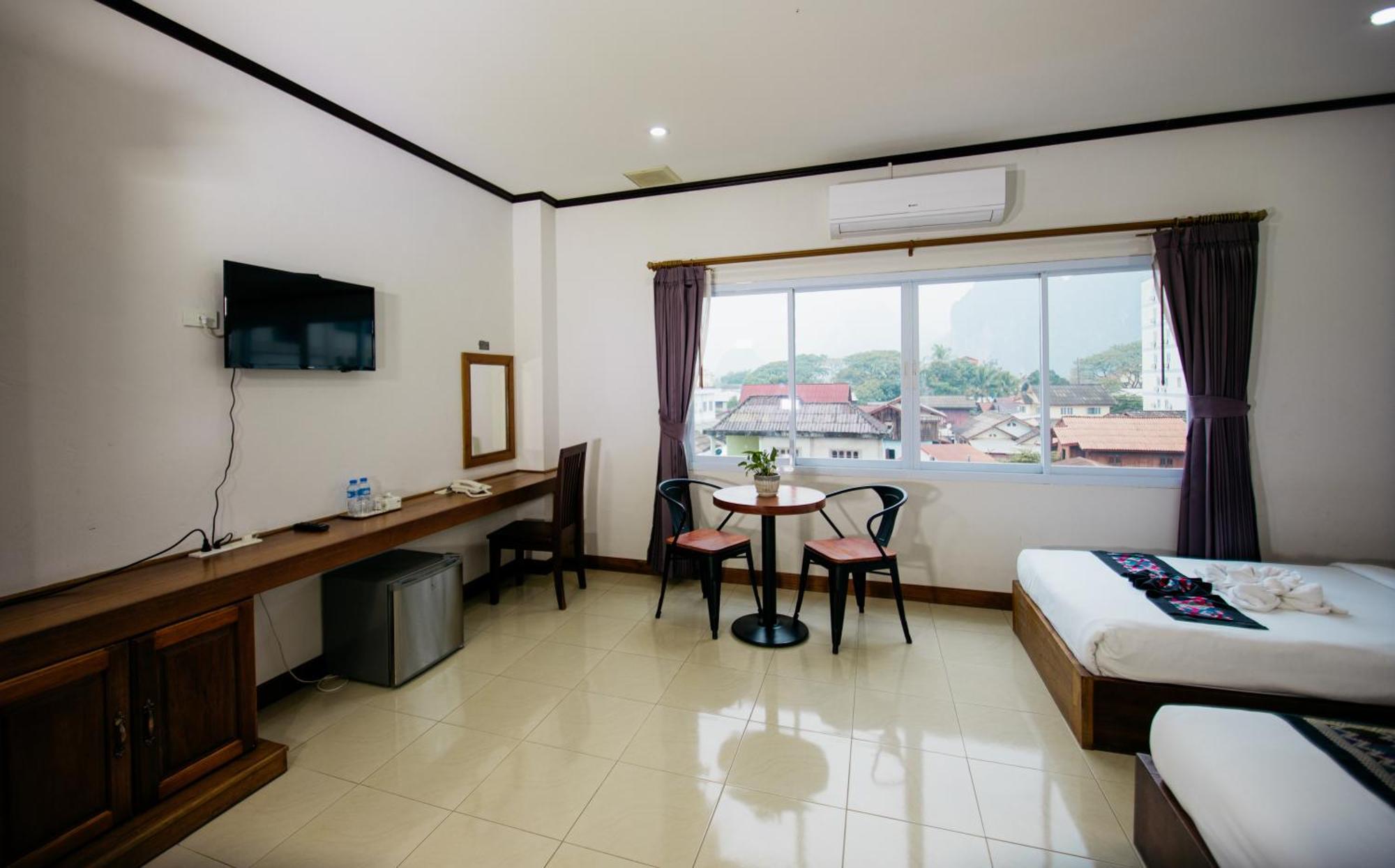 Sisombat Plaza Hotel Vang Vieng Ngoại thất bức ảnh